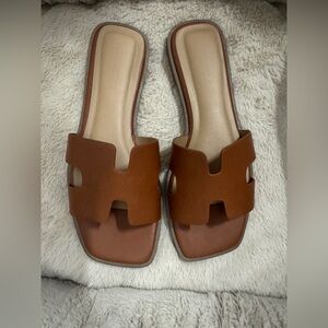 Minimalist Cognac H-Style Slide Sandals | Size 8 | Like New